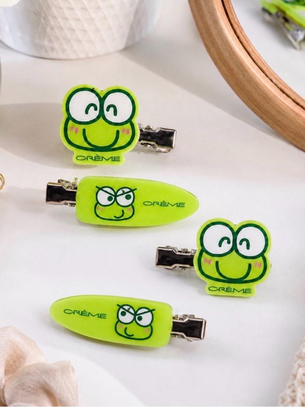 The Crème Shop x Sanrio • Keroppi Green Crease-Free Hair Clips - 4 Pack - Picture 6 of 7